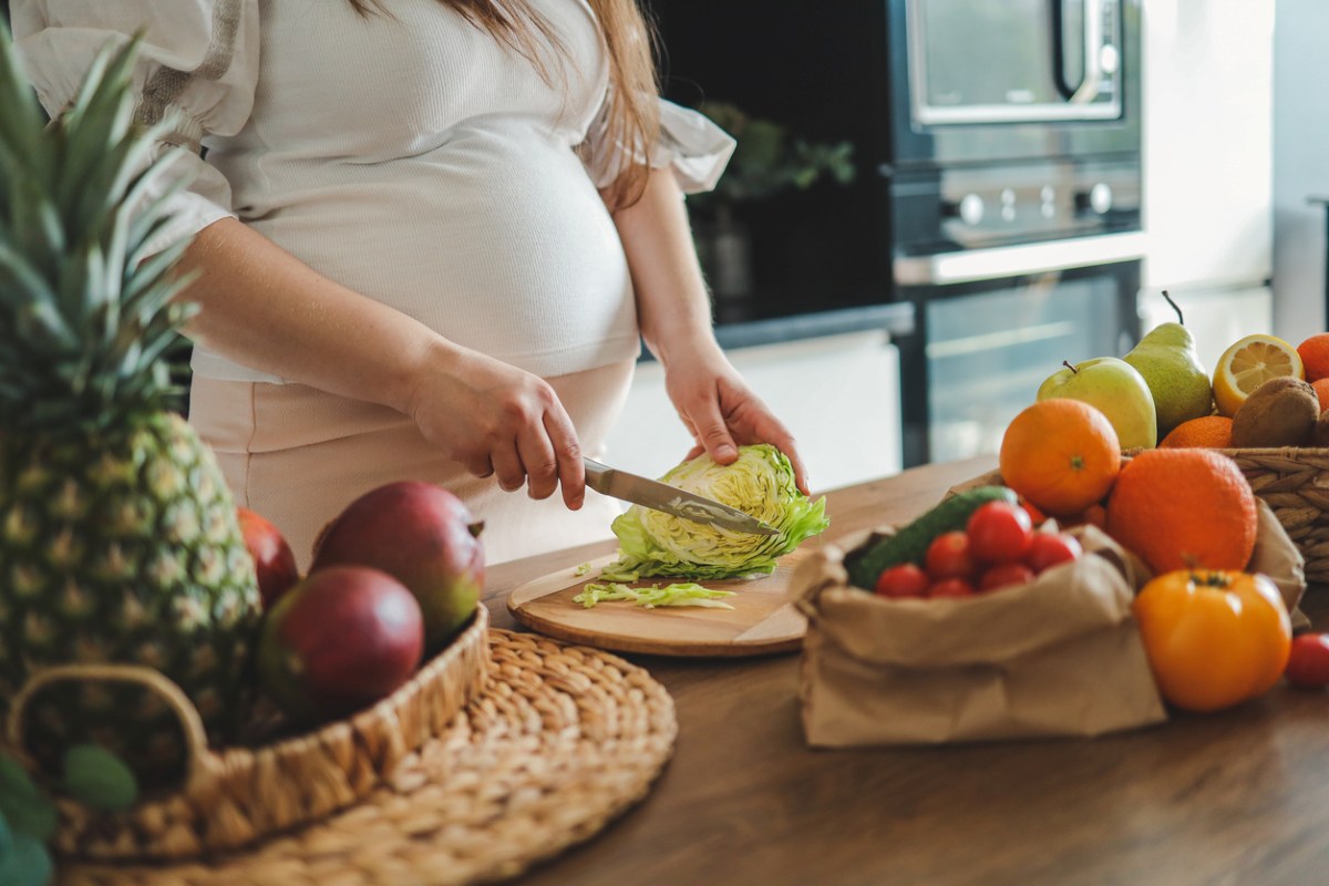 Pregnancy Nutrition Myths: What You Really Can (and Can’t) Eat